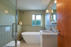 Deluxe-Bathroom-Suite-Ashbourne